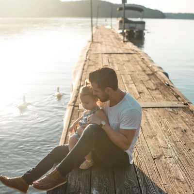 Vater und Kind am See Familie am See